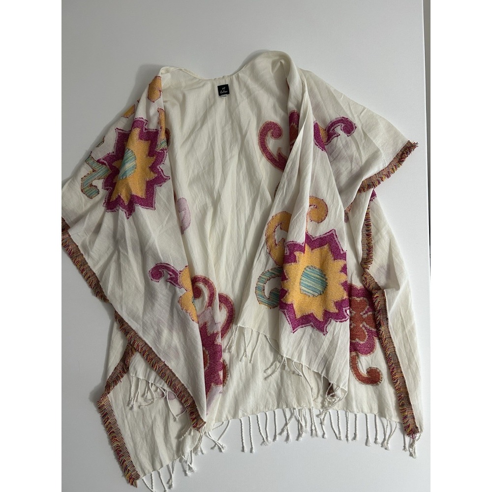 Echo Kimono Wrap – Vibrant Floral Embroidery &‎ Fringe Trim OS
